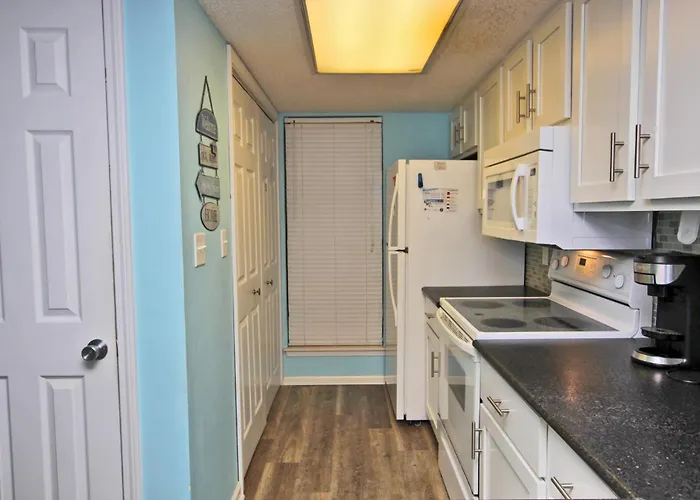 Apartment Whaler 5c By Youngs Suncoast *