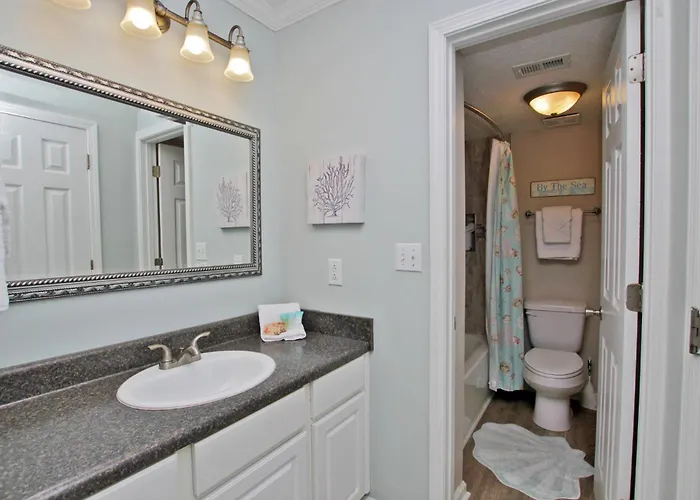 Apartment Whaler 5c By Youngs Suncoast