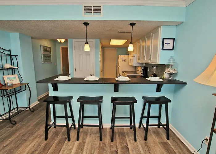 Apartment Whaler 5c By Youngs Suncoast *
